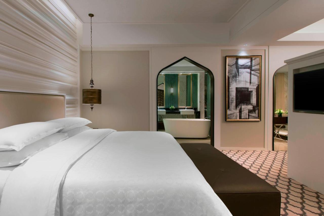 Sheraton Hyderabad Hotel Εξωτερικό φωτογραφία