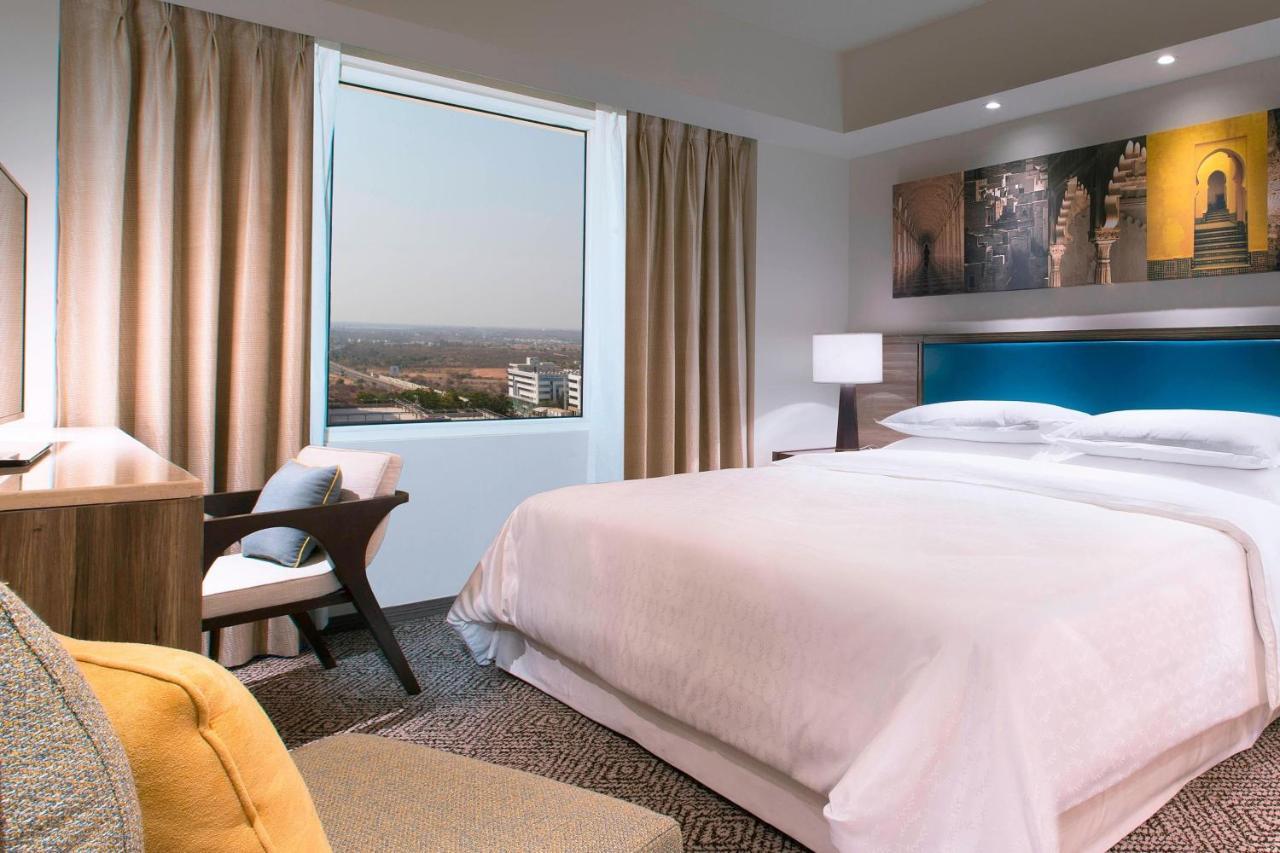 Sheraton Hyderabad Hotel Εξωτερικό φωτογραφία