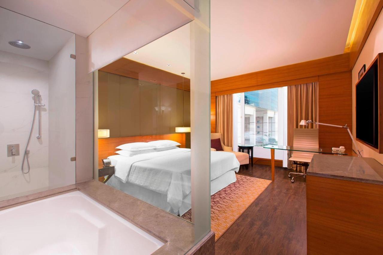 Sheraton Hyderabad Hotel Εξωτερικό φωτογραφία